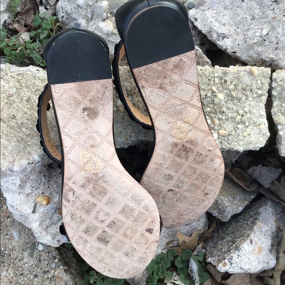 L.A.M.B Sandals size 8. Thong Toe & T Ankle Strap. - Picture 3 of 4